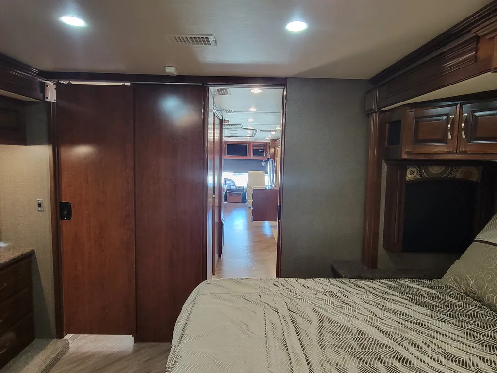 2018 Fleetwood Pace Arrow LXE 38F, Photos photo 21