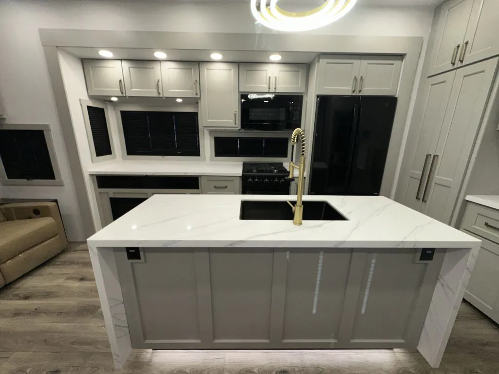 2026 Brinkley Model G 4170, Photos photo 9