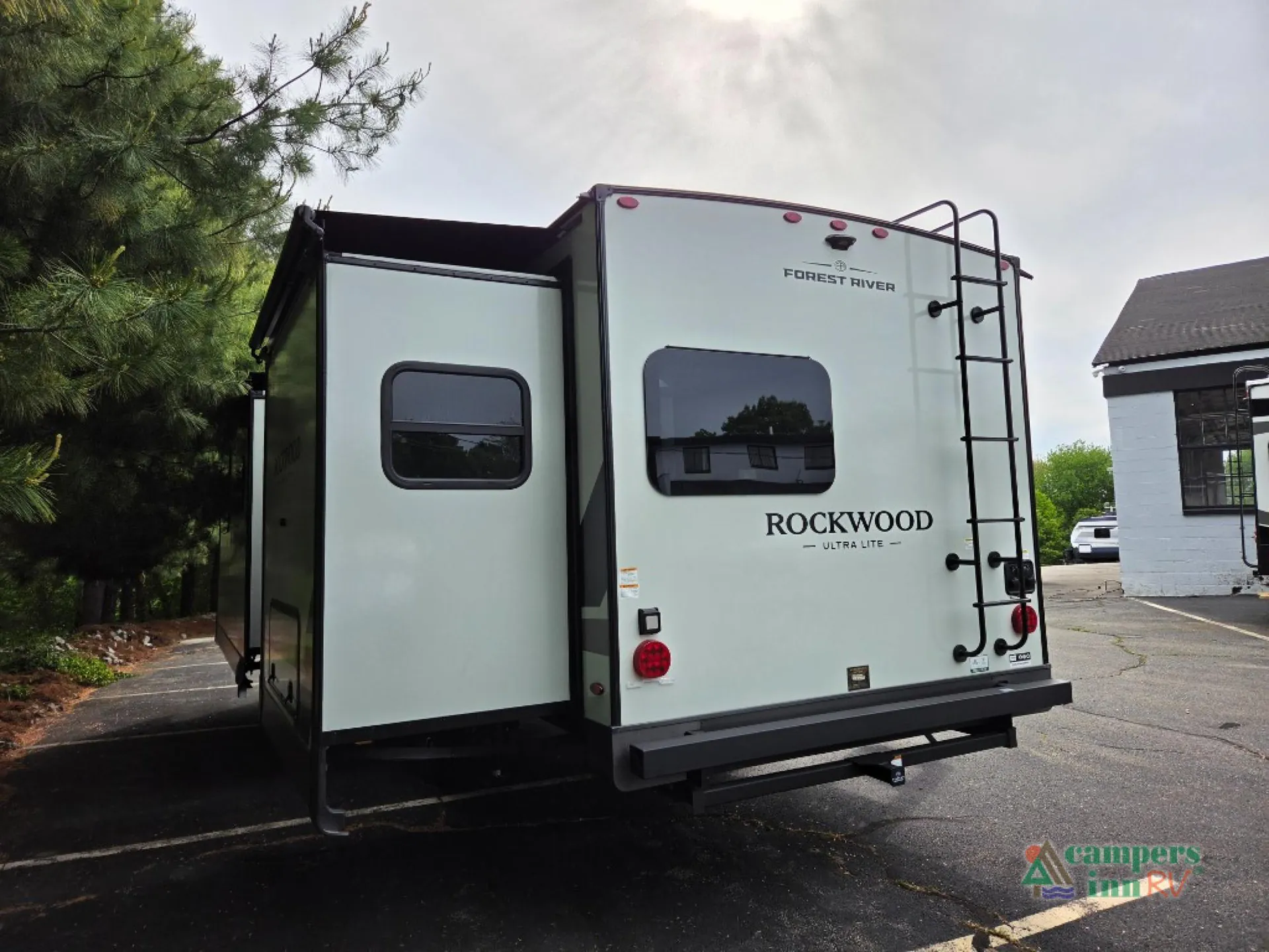 2027 Forest River Rockwood Ultra Lite 2608BS — Photo 5