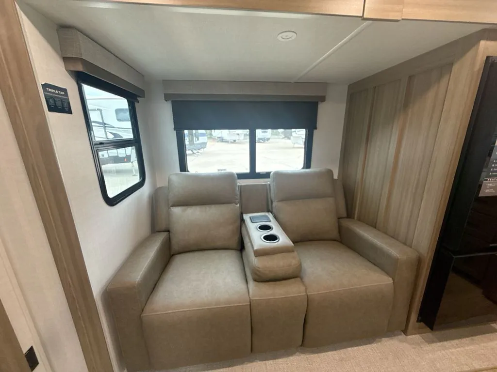 2027 Forest River Flagstaff Micro Lite 25MBR — Photo 7