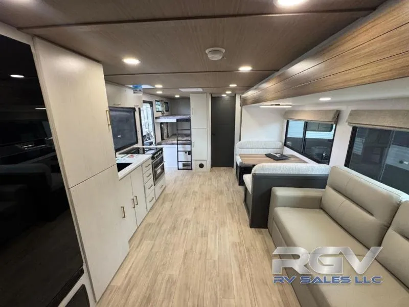 2027 Forest River Vibe 2600BH - Photo 4