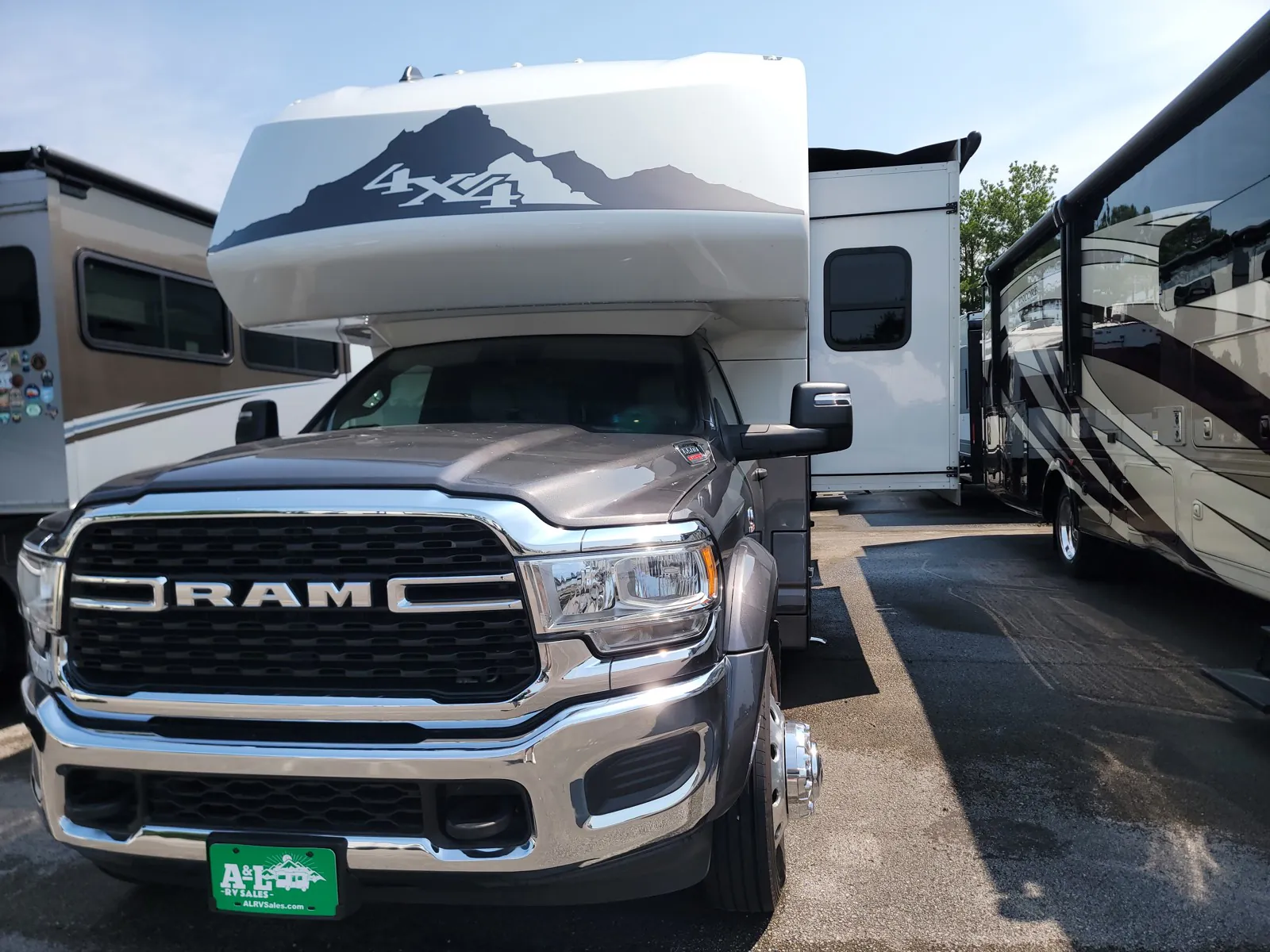 2025 Dynamax Corp Isata 5 Series 30FW - Photo 3