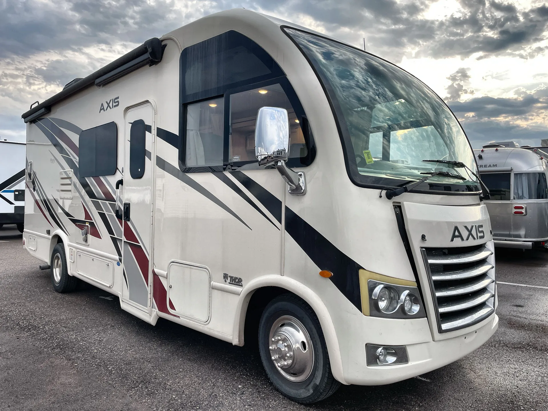 2023 Thor Motor Coach Axis 24.4 - Photo 2