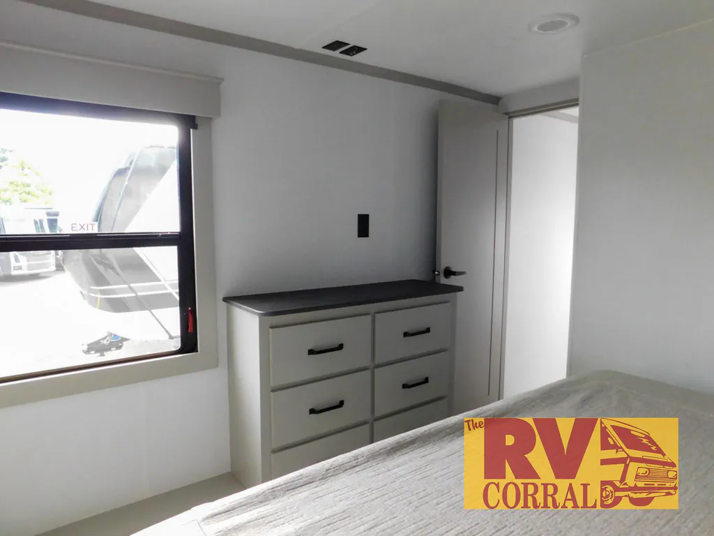 2026 Keystone Montana High Country 385BR, Photos photo 17