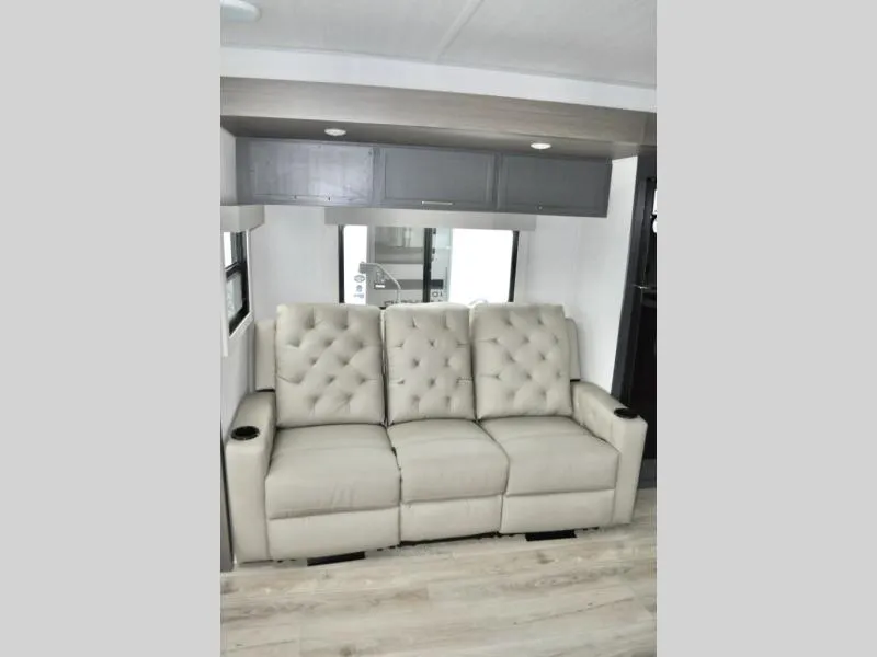 2027 Forest River Grand Surveyor 253RLS - Photo 4