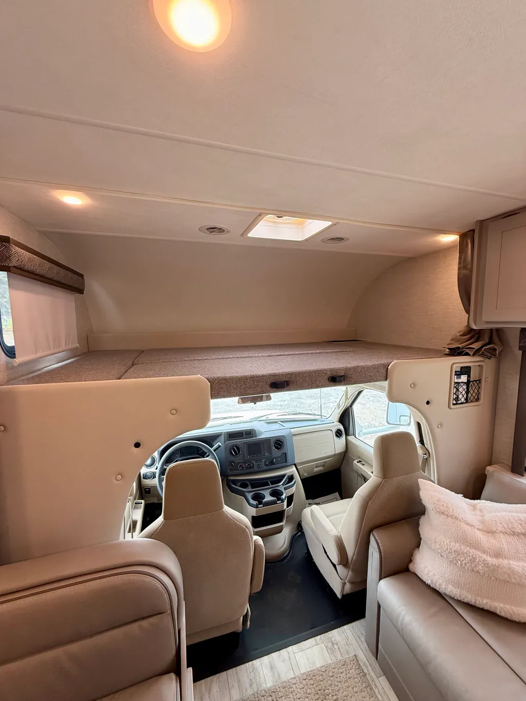 2024 Thor Motor Coach Chateau 31EV, Photos photo 9