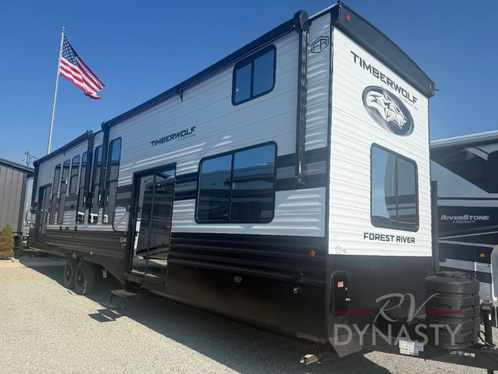 2027 Forest River Cherokee Timberwolf 39AL - Photo 2
