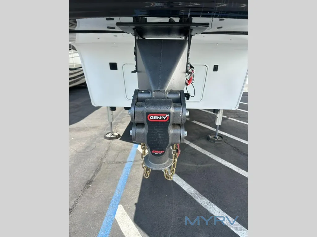 2025 Brinkley Model Z 3610, Photos photo 5