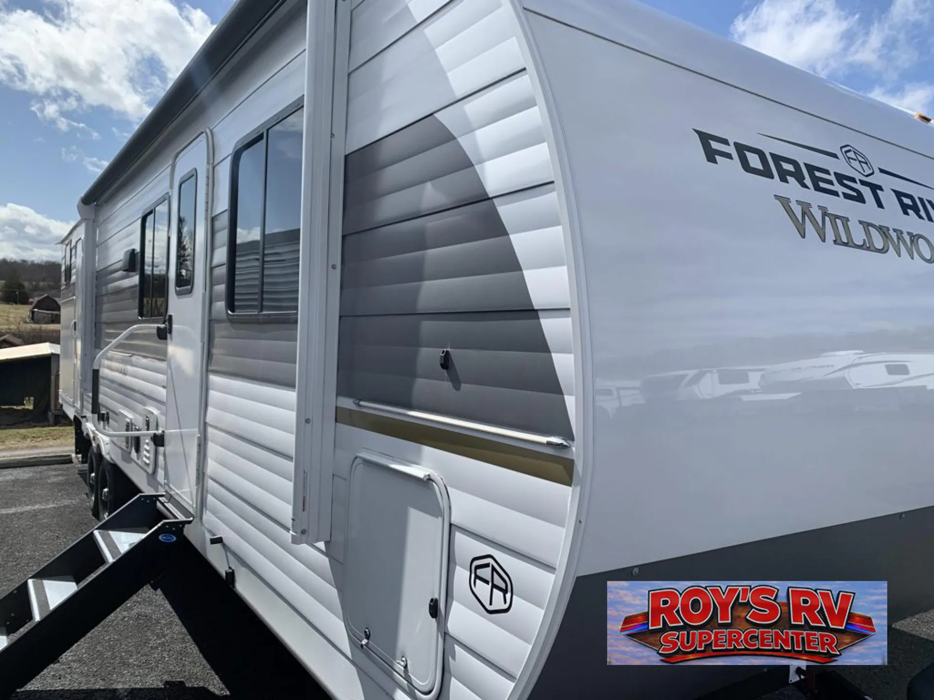 2025 Forest River Wildwood 32BHDS dealer photo 1 from Roy's RV Supercenter