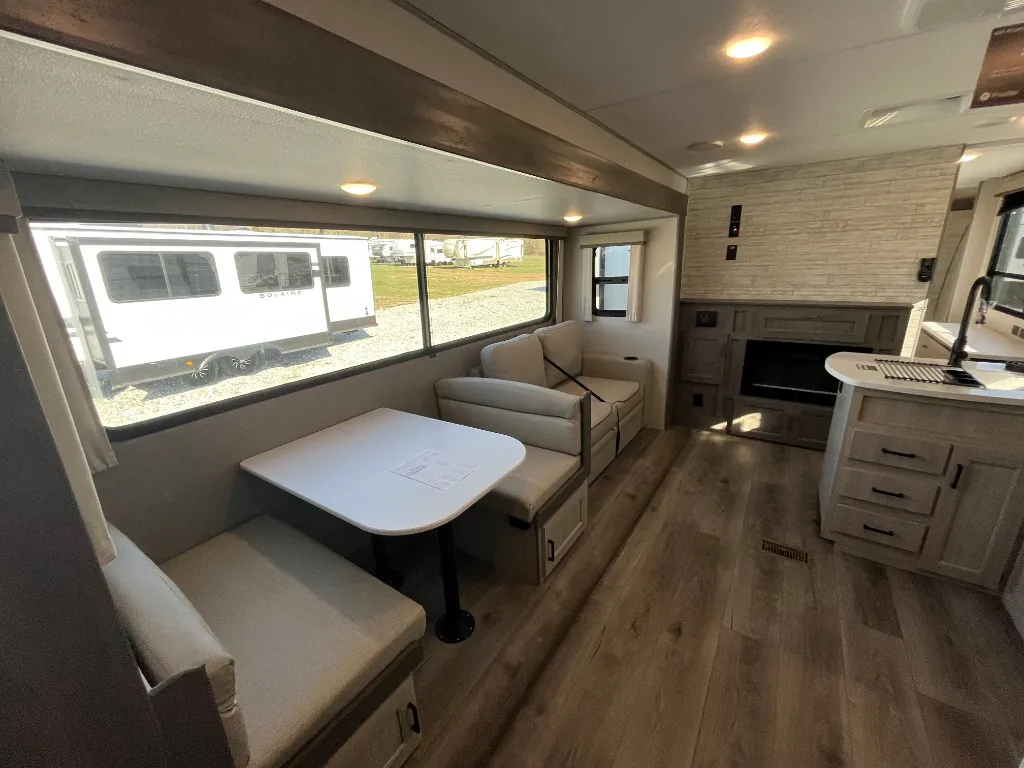 2026 Coachmen Catalina Legacy Edition 343BHTS (2 Queen Beds), Photos photo 19