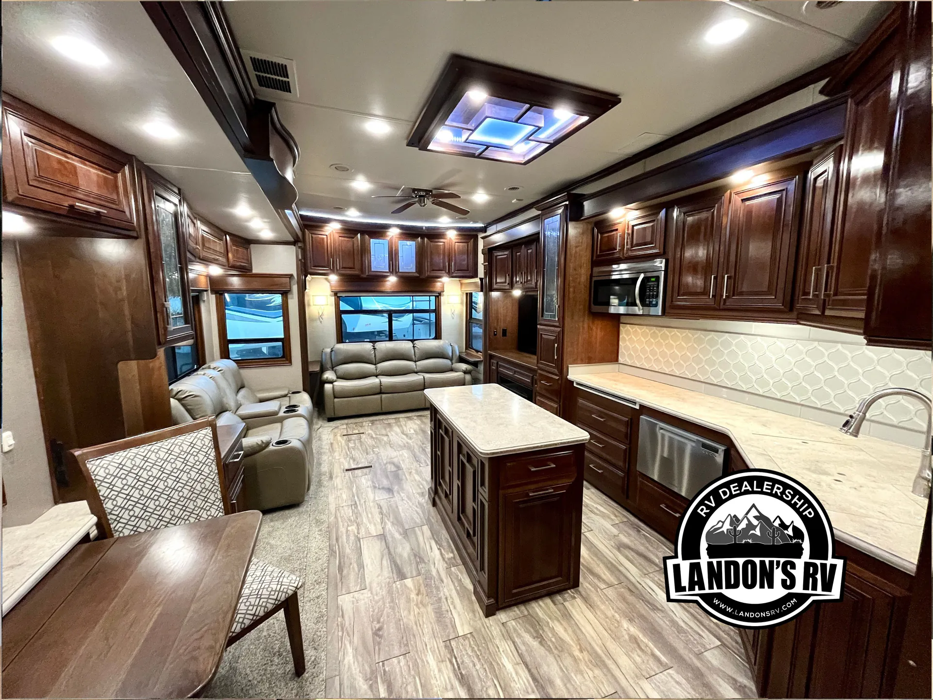 2018 DRV Mobile Suites 40KSSB4 - Photo 2