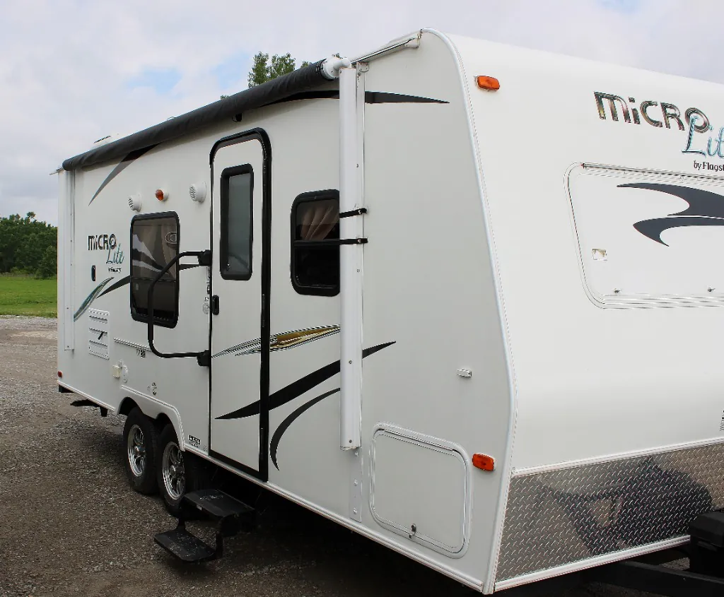 2014 Forest River RV Flagstaff Micro Lite 23LB - Photo 3