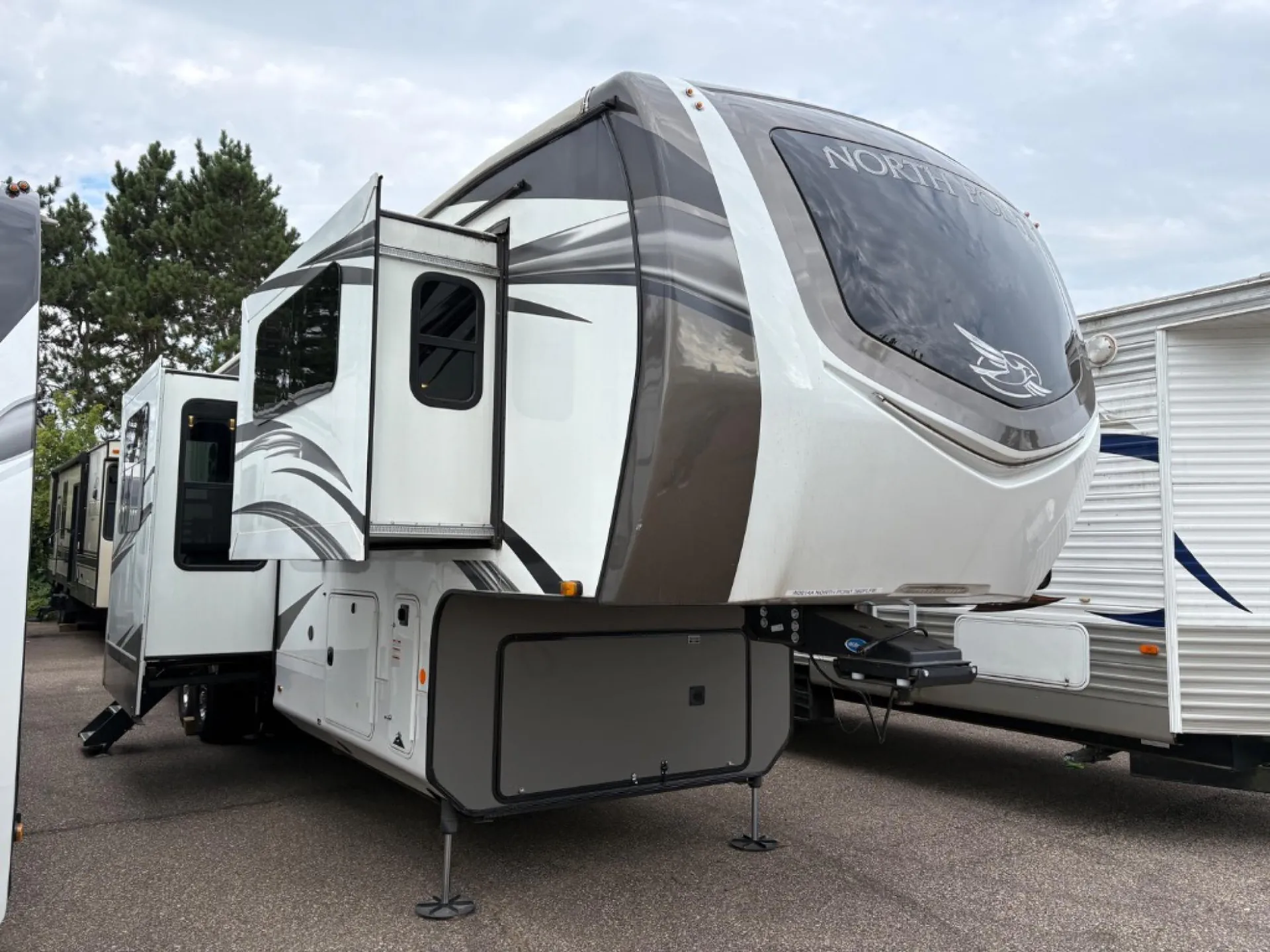 2021 Jayco North Point 382FLRB - Photo 2