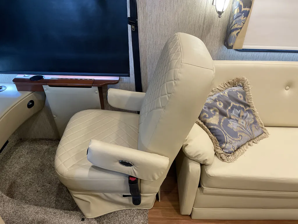 2016 Newmar Canyon Star 3921, Photos photo 29