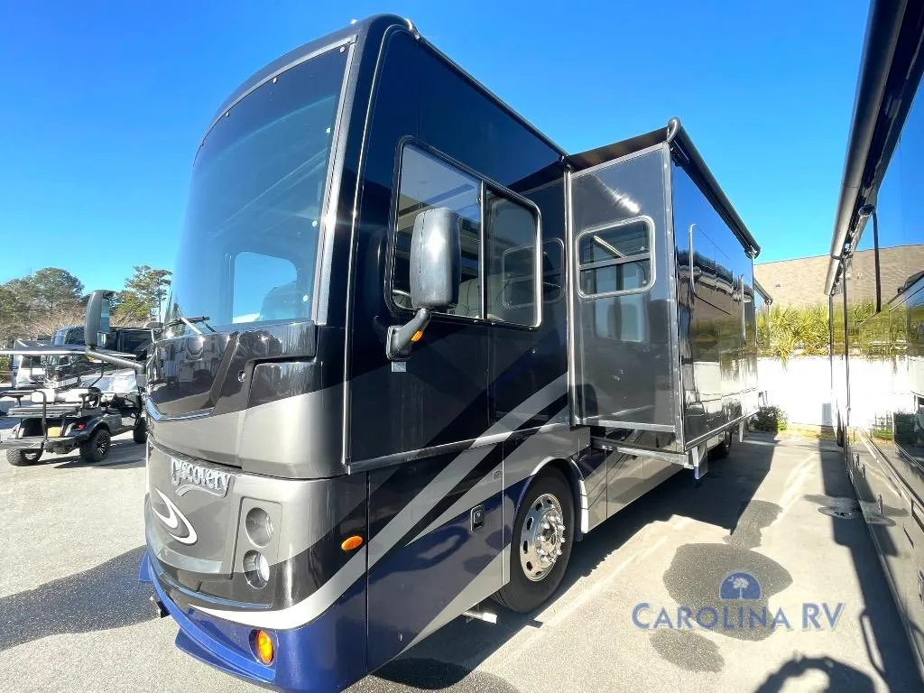 2019 Fleetwood Discovery 38F - Photo 4