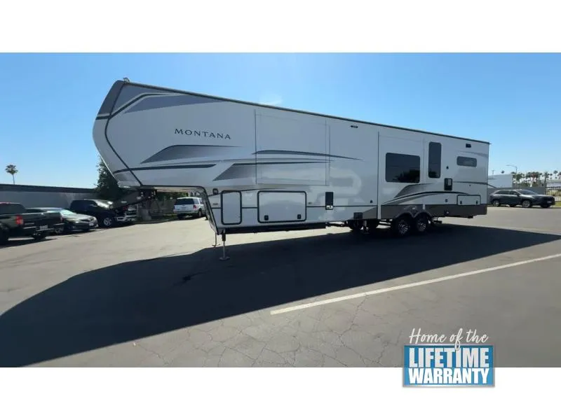 2024 Keystone Montana 3901RK - Photo 4