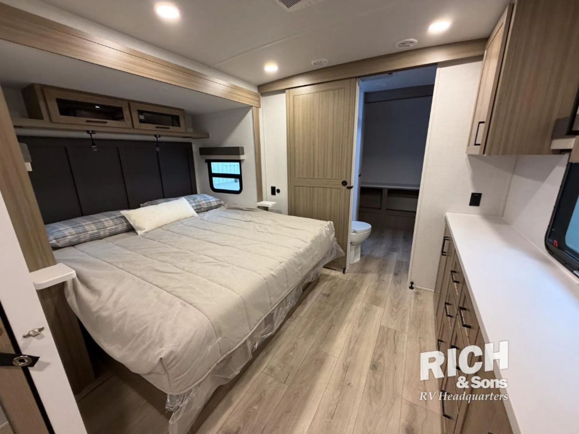 2027 Forest River Rockwood Ultra Lite 2711RK - Photo 3