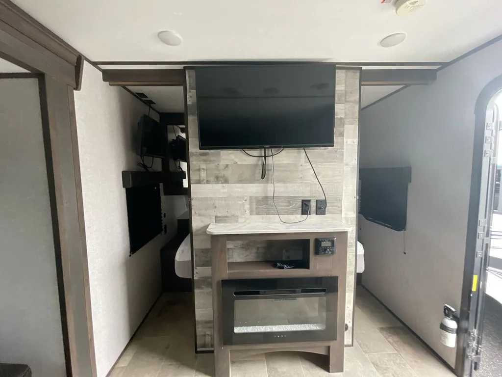 2021 Dutchmen Coleman Lantern 263BH, Photos photo 13