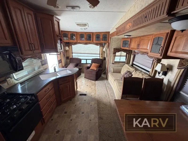 2010 Keystone RV Montana Used    2955 RL - Photo 3