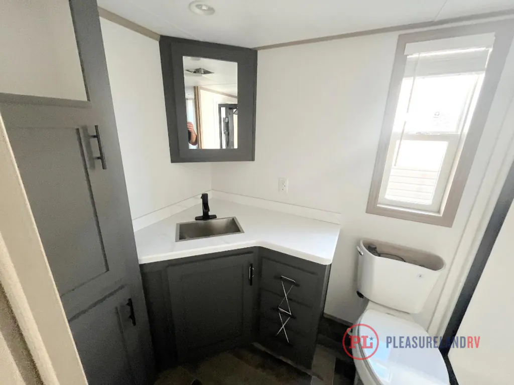 2027 Forest River Quailridge 39ASL, Photos photo 13