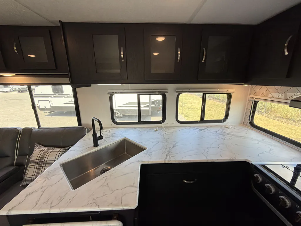 2023 Coachmen Freedom Express Ultra Lite 274RKS, Photos photo 12