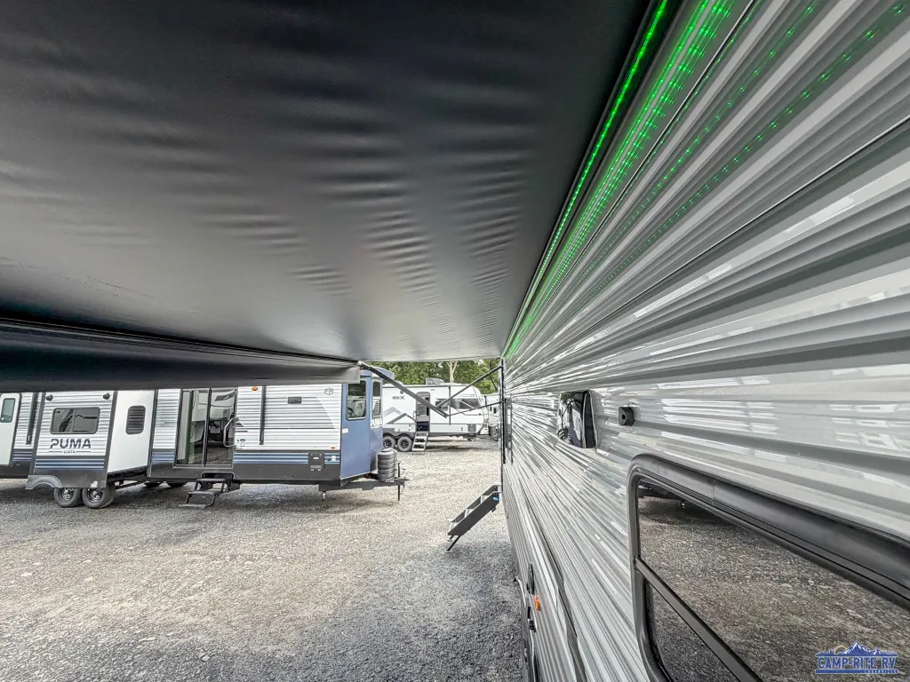 2027 Coachmen Catalina Legacy Edition 333DBDSCK, Photos photo 7