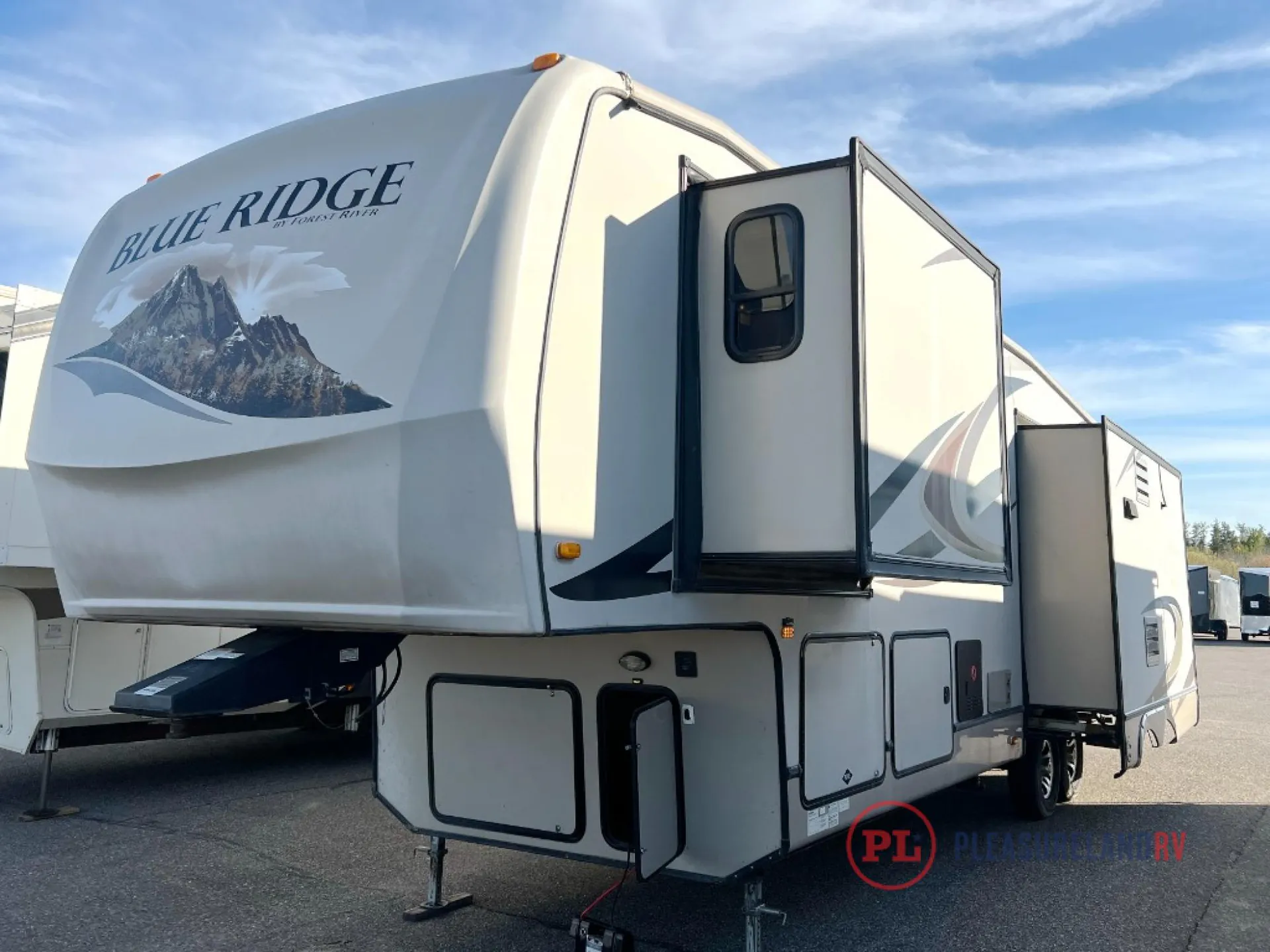 2012 Forest River Blue Ridge 3025RL - Photo 3