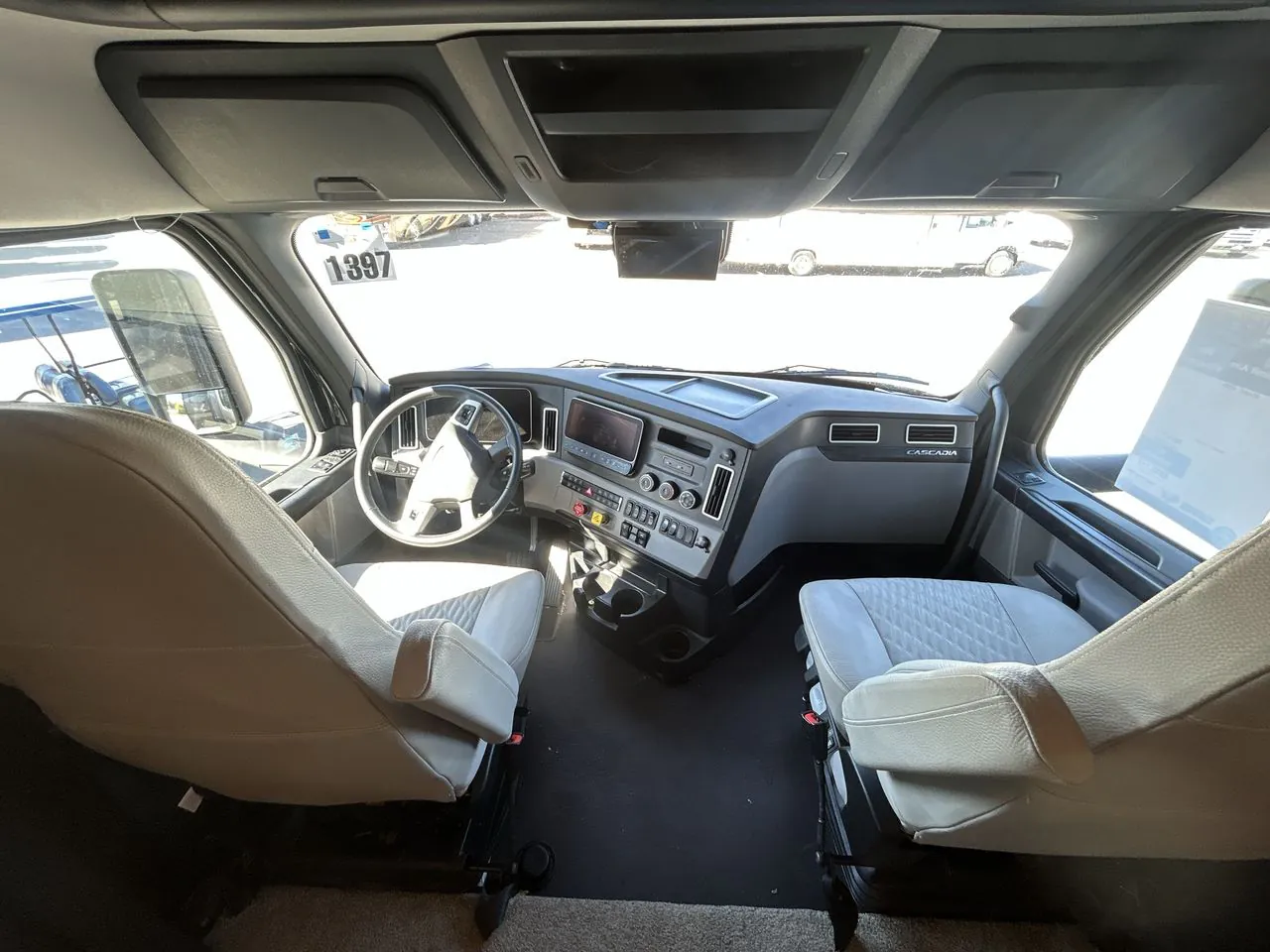 2026 Newmar Summit Aire 4505 - Photo 2
