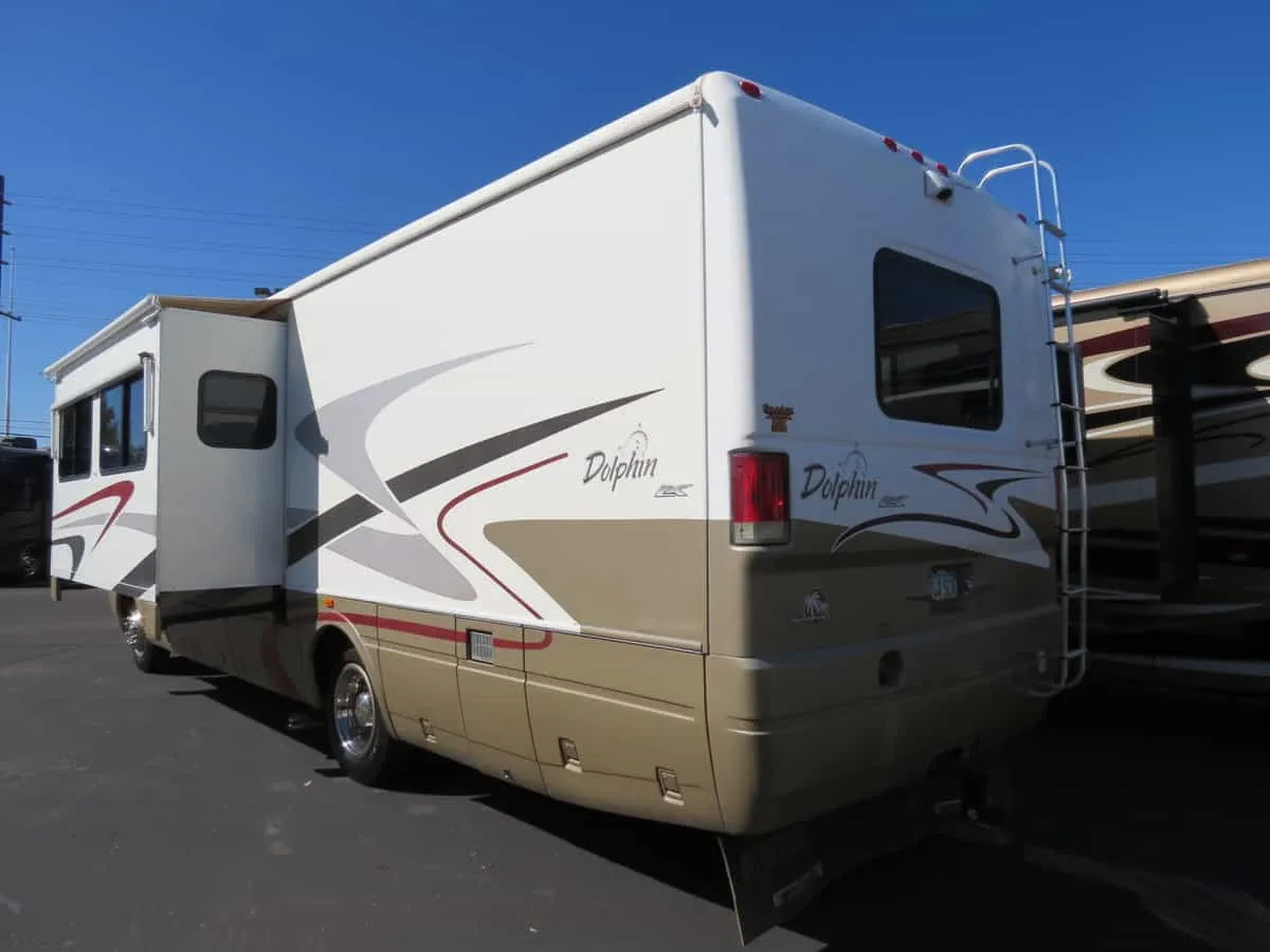 2004 National Dolphin 6320LX - Photo 4
