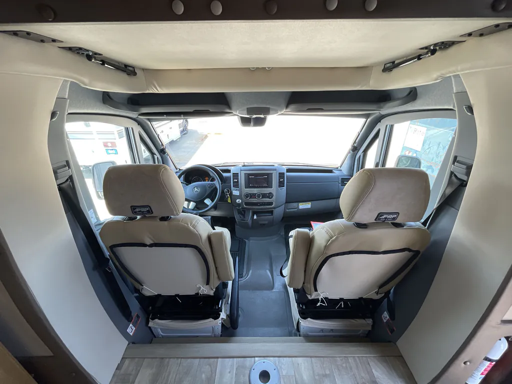 2019 Tiffin Wayfarer 24 FW, Photos photo 18