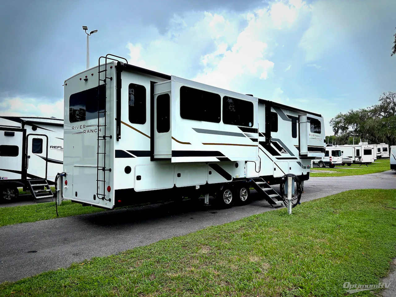 2023 Palomino River Ranch 393RL dealer photo 2 from Optimum RV