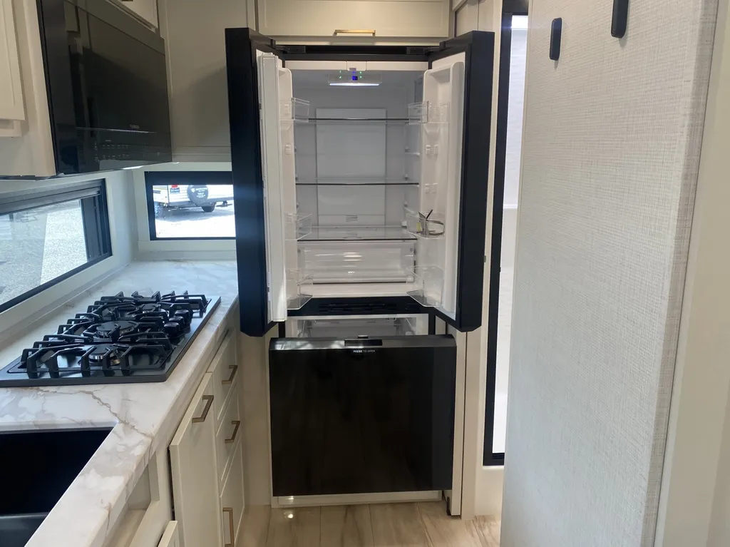 2026 Brinkley Model Ix 20X, Photos photo 15