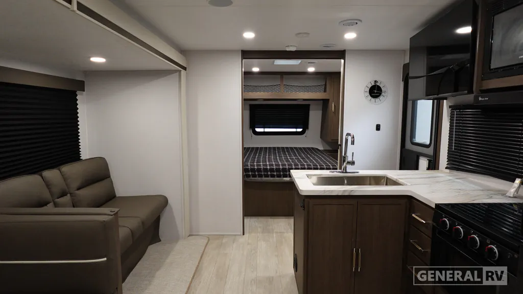 2027 Coachmen Freedom Express Select 29SE, Photos photo 4