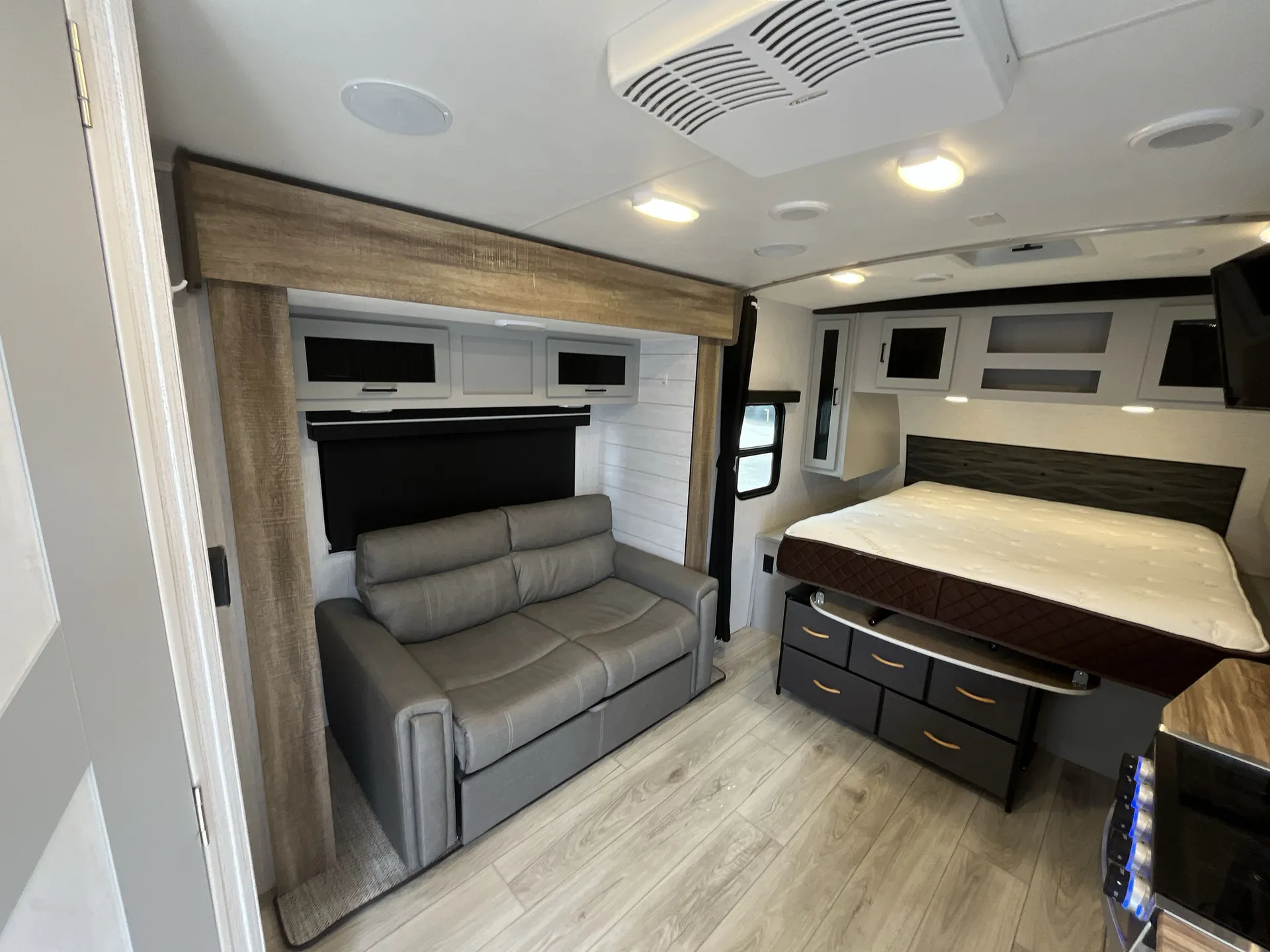 2022 Heartland North Trail NT 21RBSS — living area main