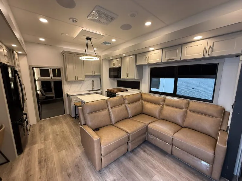 2025 Brinkley Model G 3950 - Photo 3