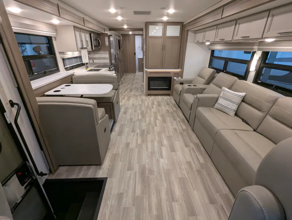 2027 Thor Motor Coach Windsport 36H, Photos photo 16