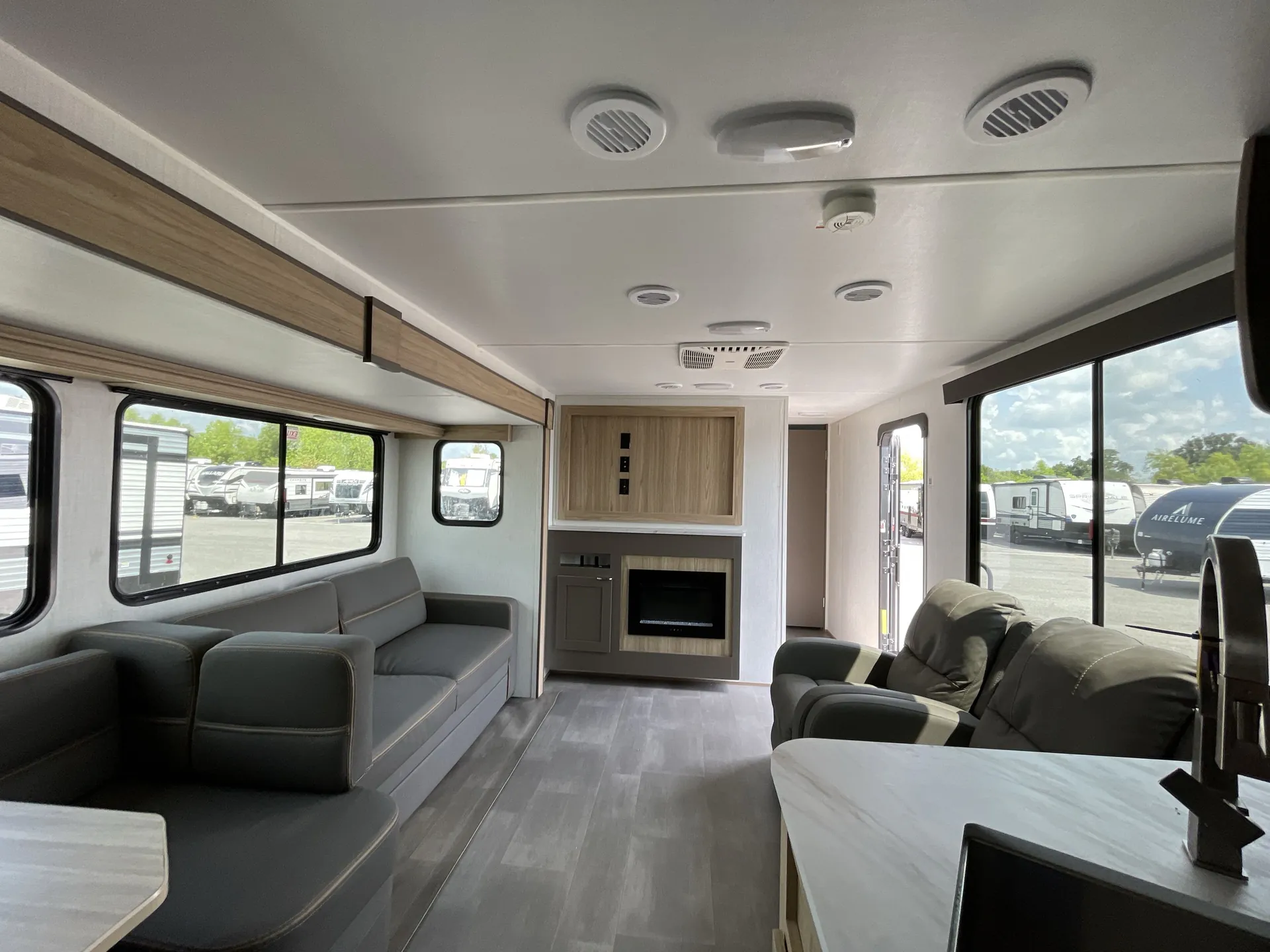 2024 Cruiser RV Avenir 29RK — living area main