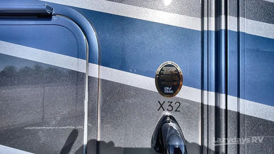 2025 Thor Motor Coach Magnitude GRAND X32 - Photo 4
