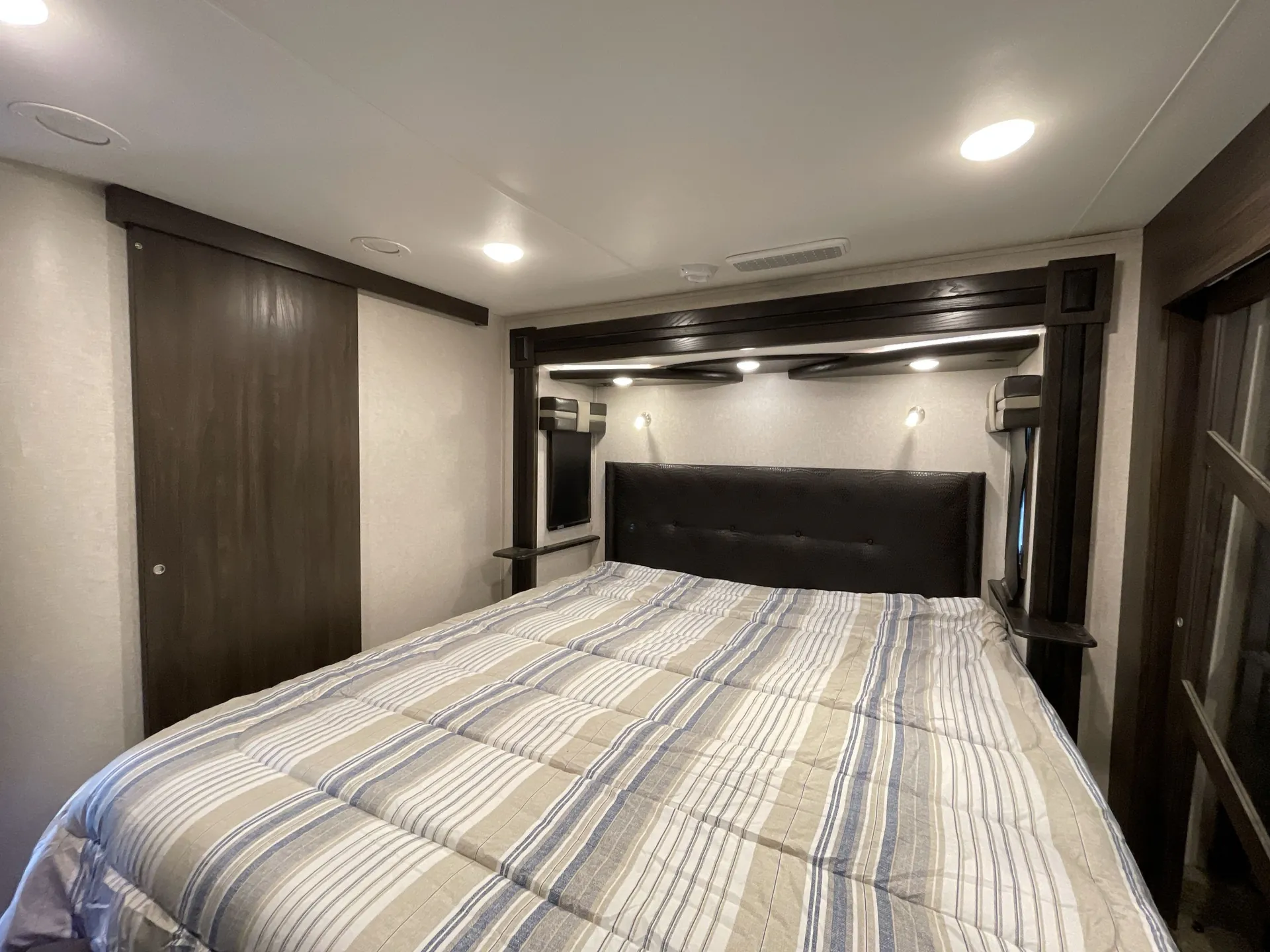 2018 Jayco Seismic 4212 — living area main