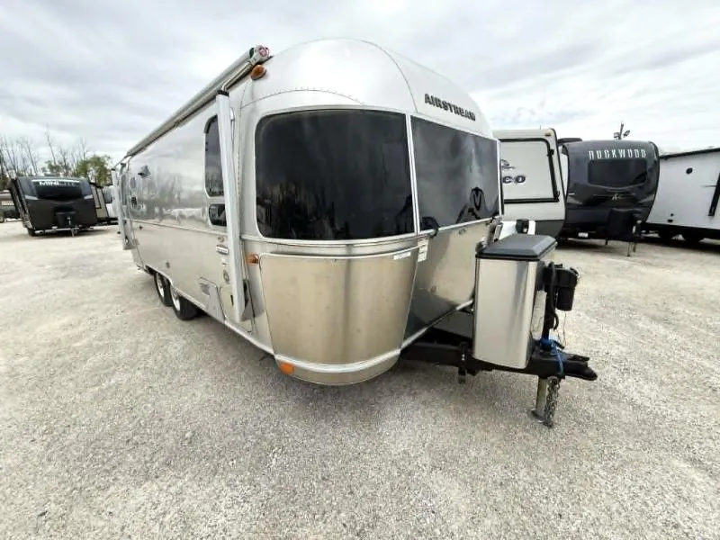 2018 Airstream International Serenity 25FB TWIN - Photo 2