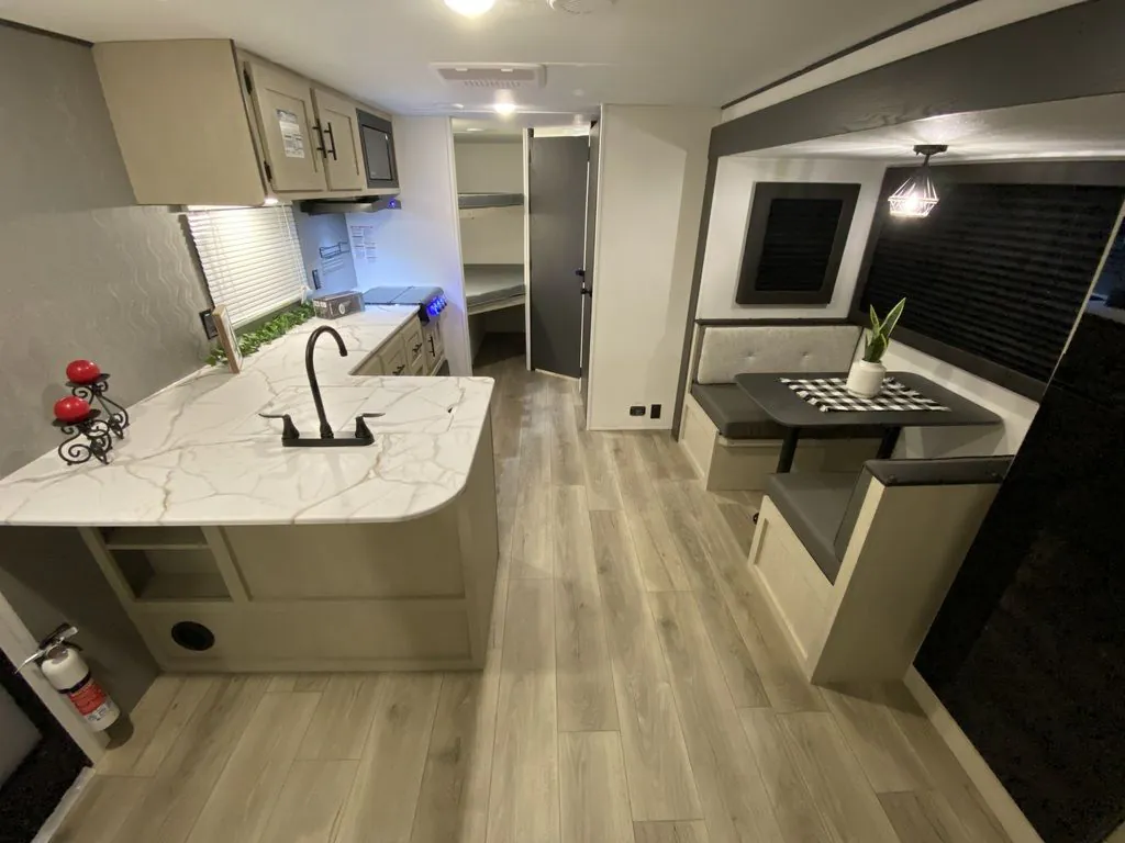2025 Shasta RVs i-5 Edition 525BHS, Photos photo 85