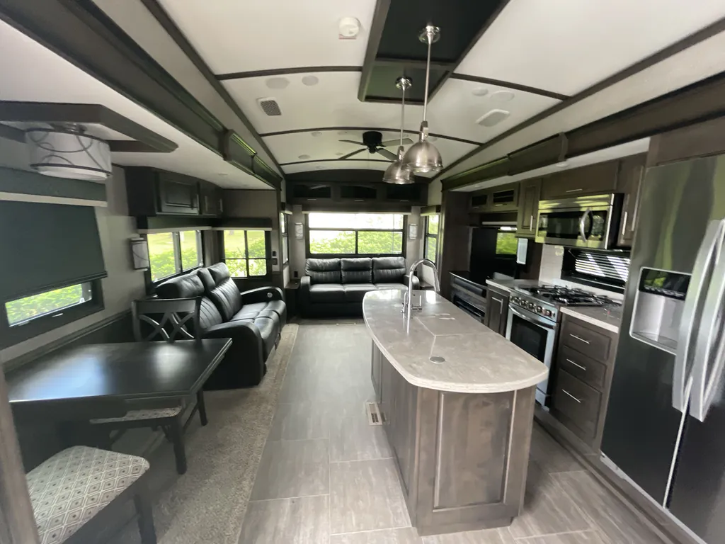 2020 Jayco Pinnacle 36FBTS, Photos photo 2