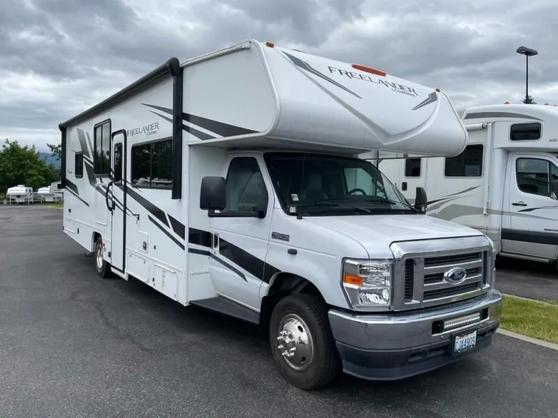 2021 Coachmen Freelander 29KB - Photo 2