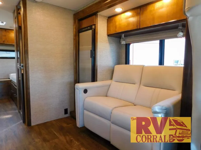 2020 Tiffin Motorhomes Wayfarer Used    24 TW - Photo 4