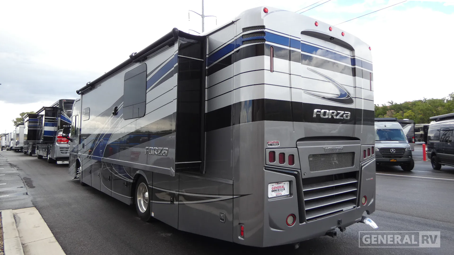 2022 Winnebago Forza 36H - Photo 4