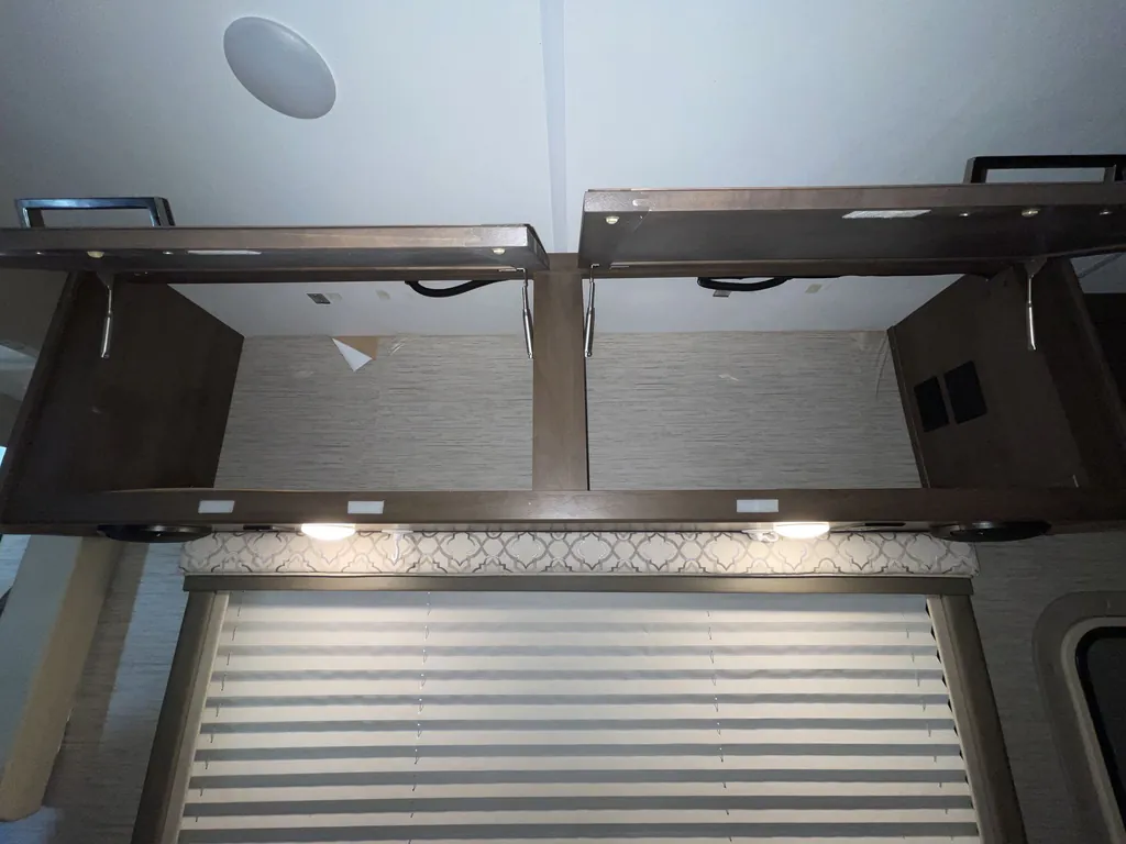 2022 Thor Motor Coach Freedom Traveler A32, Photos photo 21