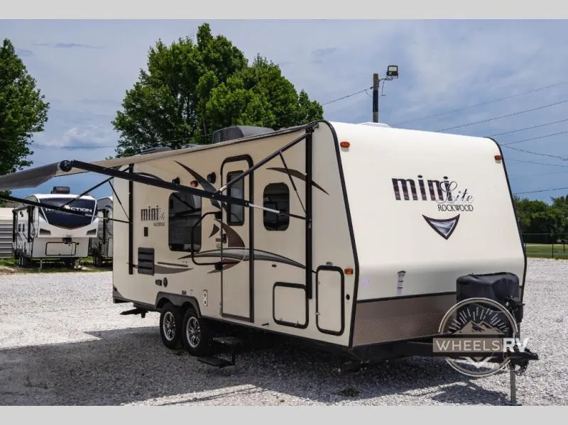 2018 Forest River Rockwood Mini Lite 2306 - Photo 3