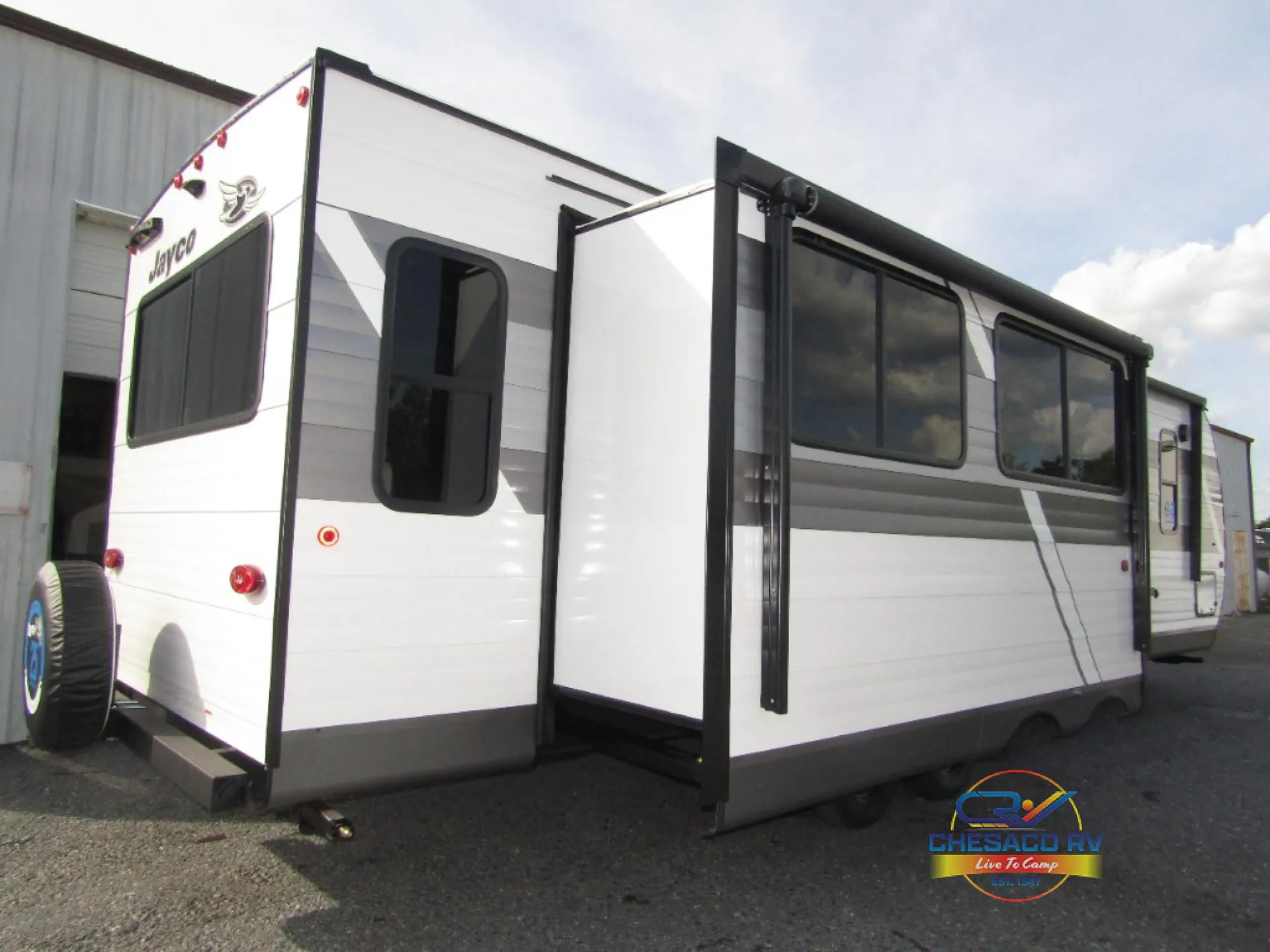 2027 Jayco Jay Flight 290RLS - Photo 4