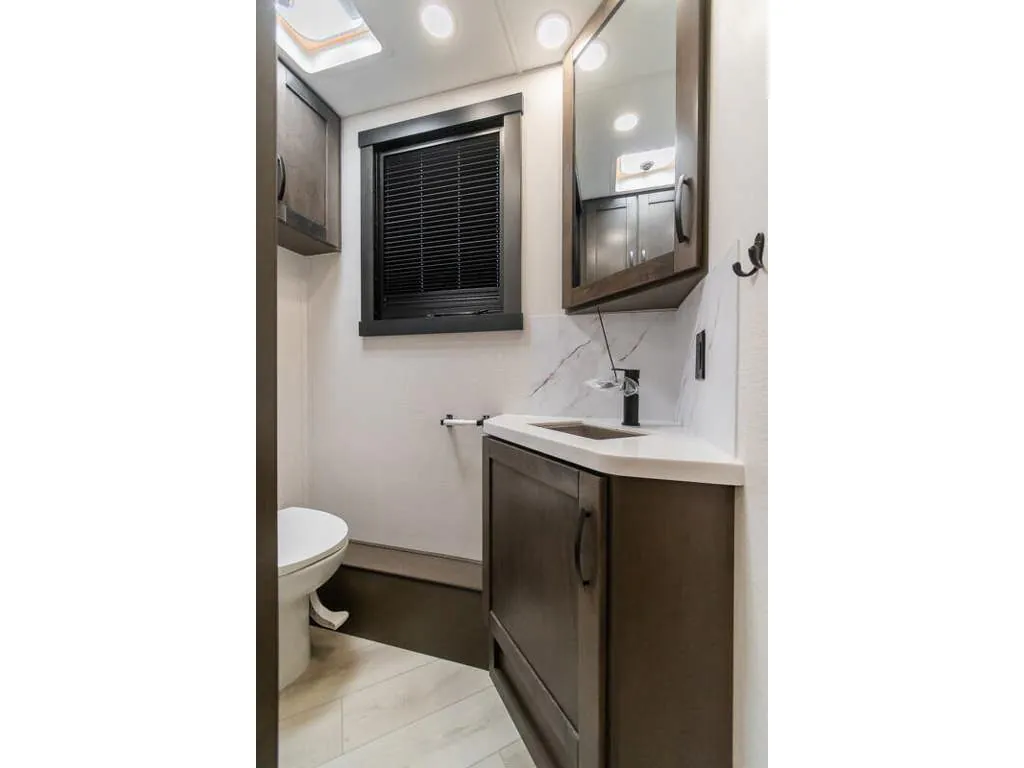 2027 Entegra Coach Accolade 37K, Photos photo 25
