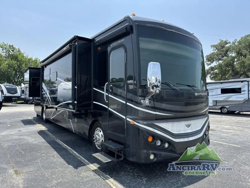 2015 Fleetwood Expedition 40X - Main photo